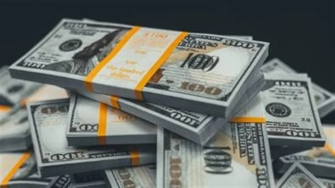 تغيرات أسعار صرف الدولار في البنك المركزي والبنوك المصرية بتعاملات السبت